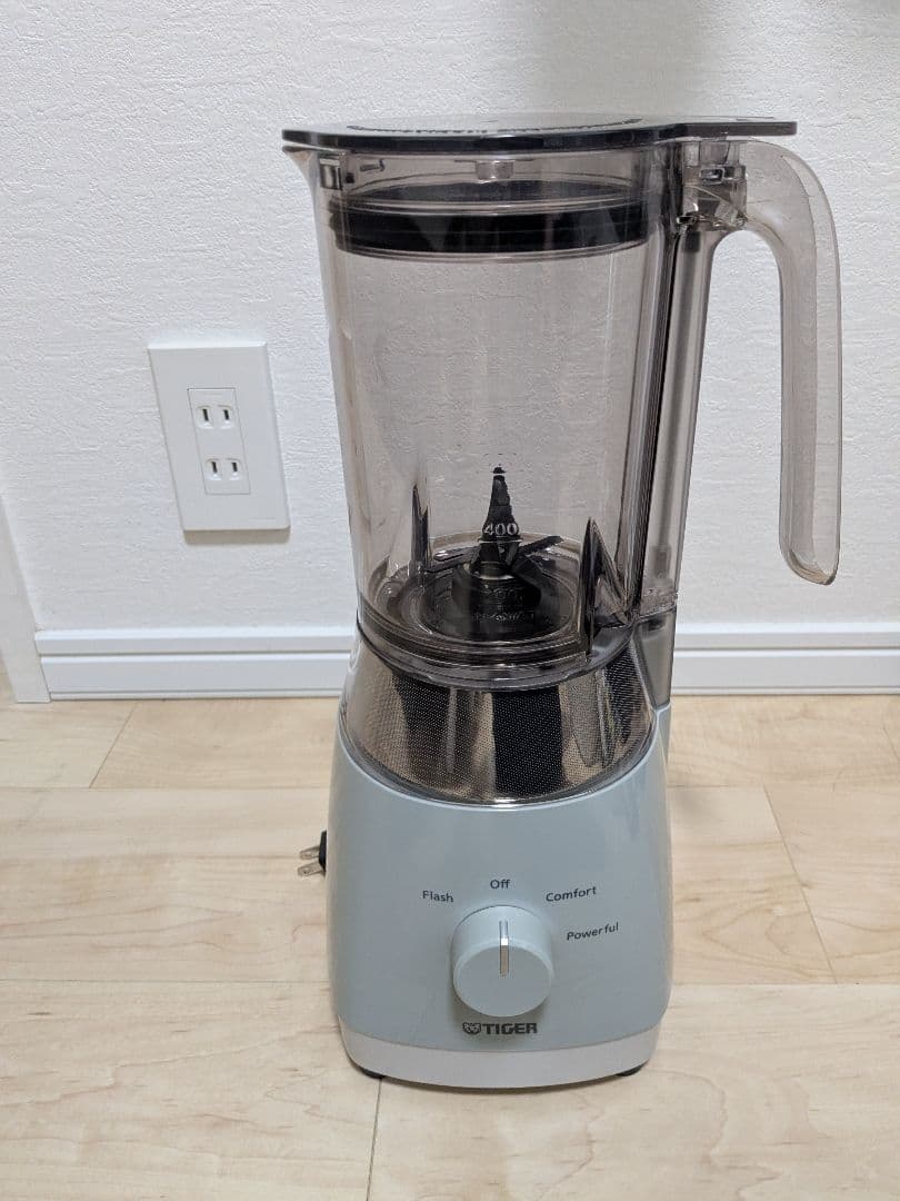 TIGER ミキサー　ブレンダー SKT-N101GM