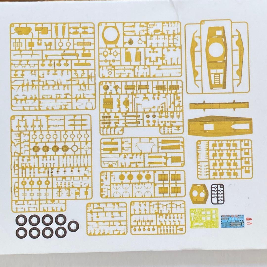 1/35 ドイツ軍 Sd.Kfz. 234/2 プーマ 8輪装甲車（エンジン付）