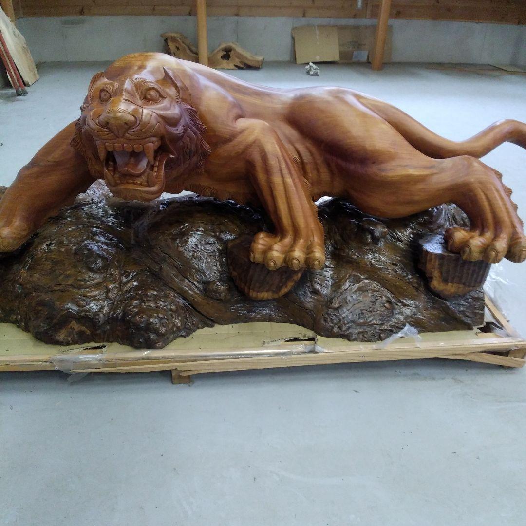 欅の虎　彫刻
