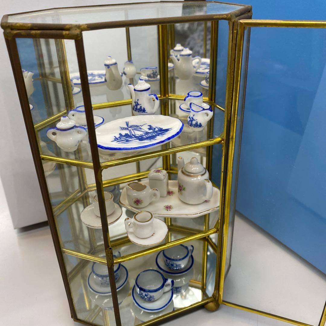 ミニュチュア　食器　食器棚セット台湾製