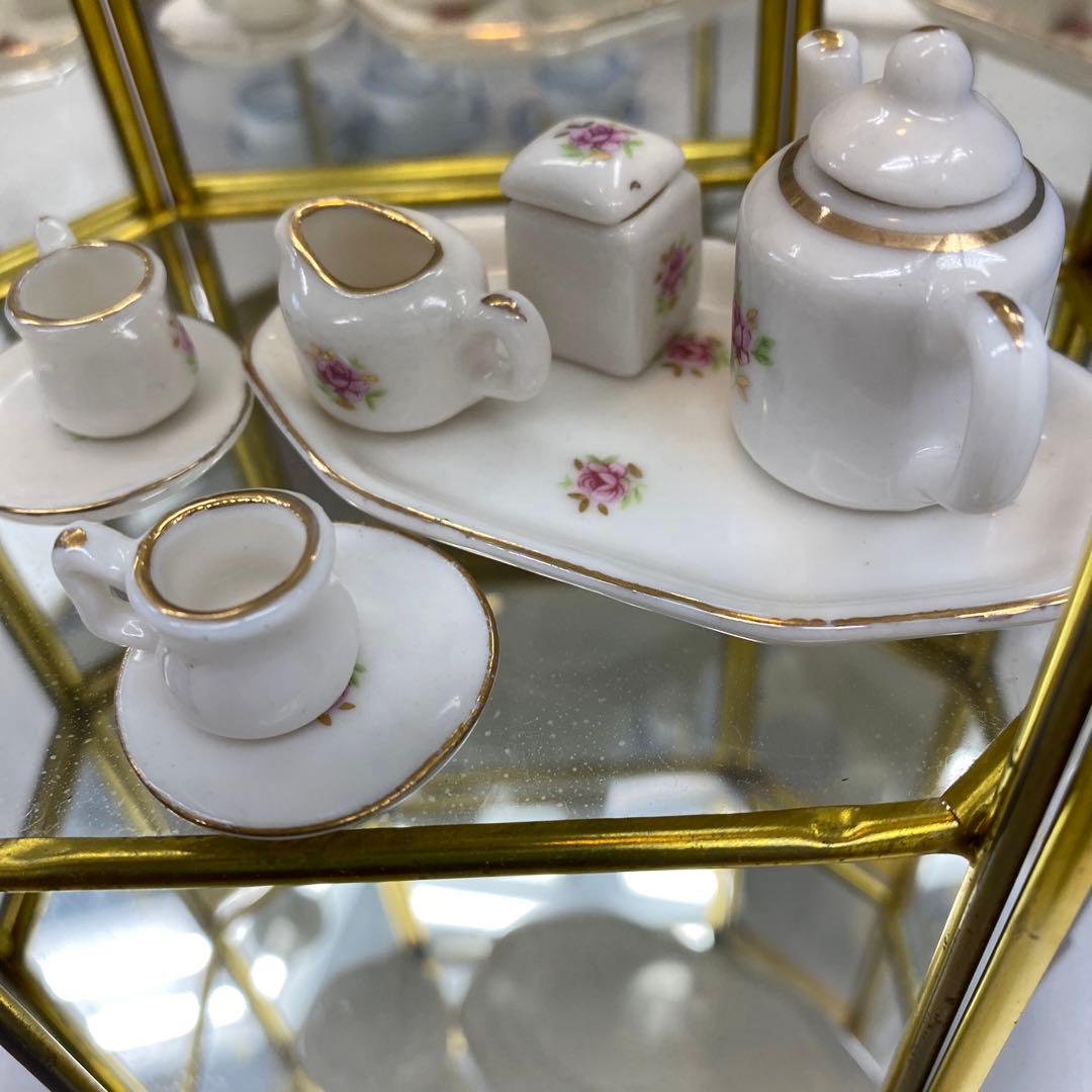 ミニュチュア　食器　食器棚セット台湾製