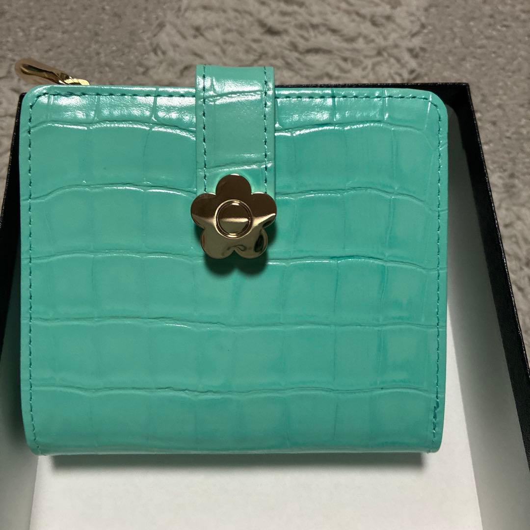 マリークヮント　2つ折り財布