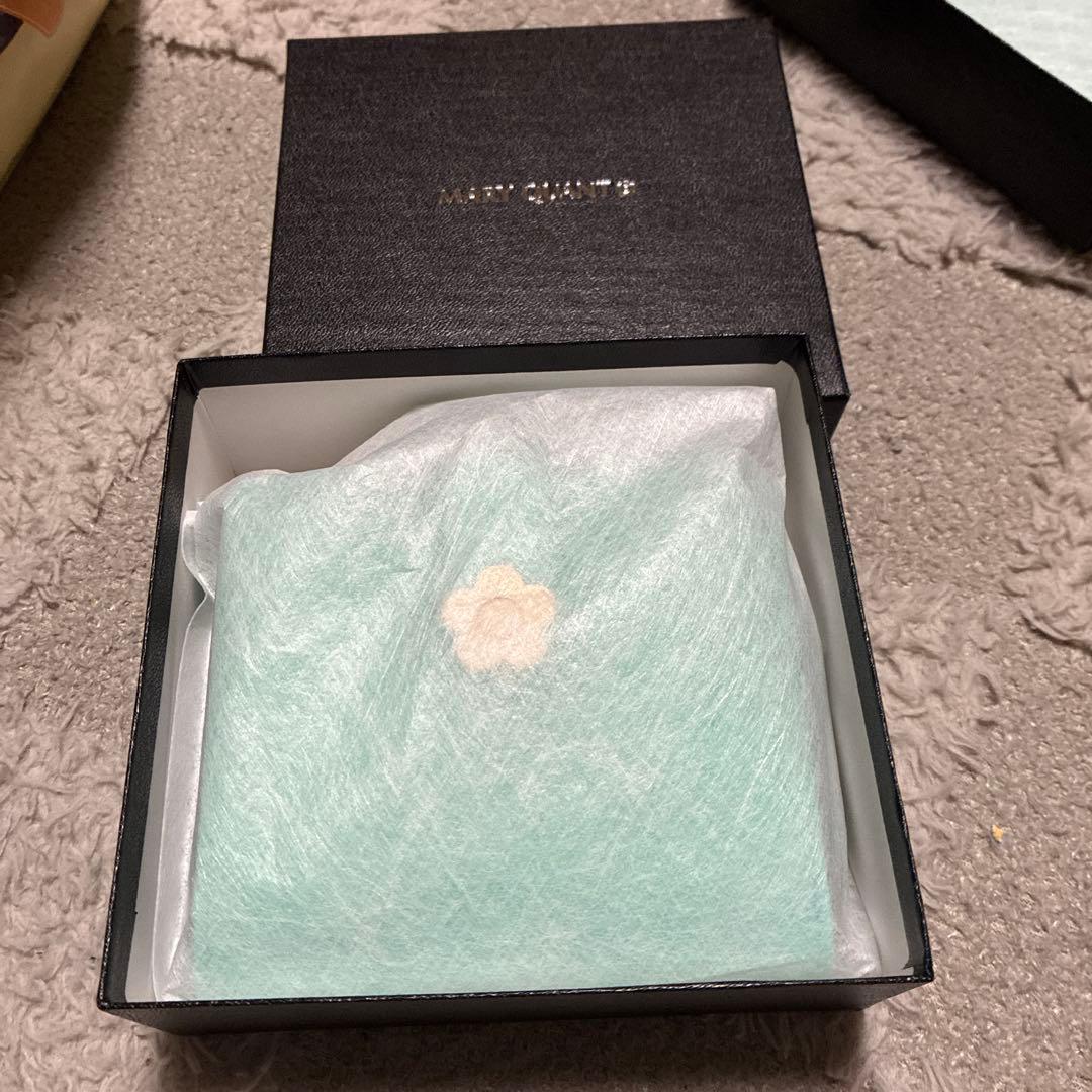 マリークヮント　2つ折り財布