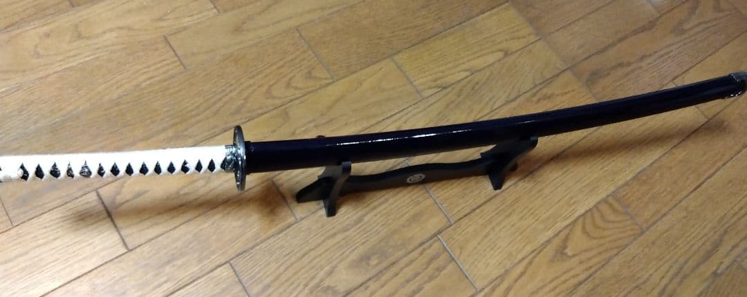 織田信長　レプリカ　模造刀と織田信長　家紋入り刀置き