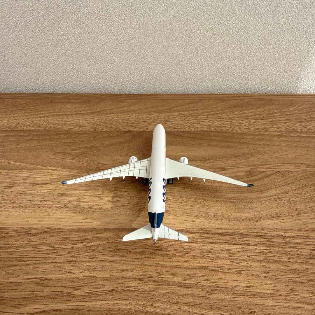 Herpa wings Airbus 1/500 A350-1000 スタンド付