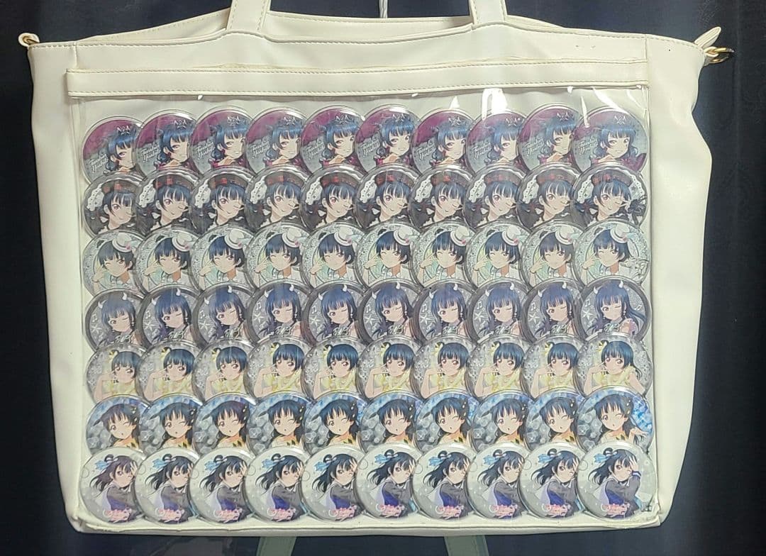 津島善子 痛バッグ A3サイズ 缶バッジ10×7 70個