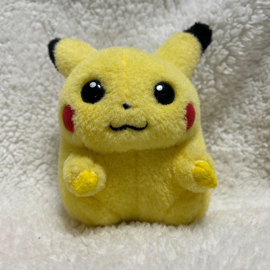 初期ピカチュウ ぬいぐるみ TOMY