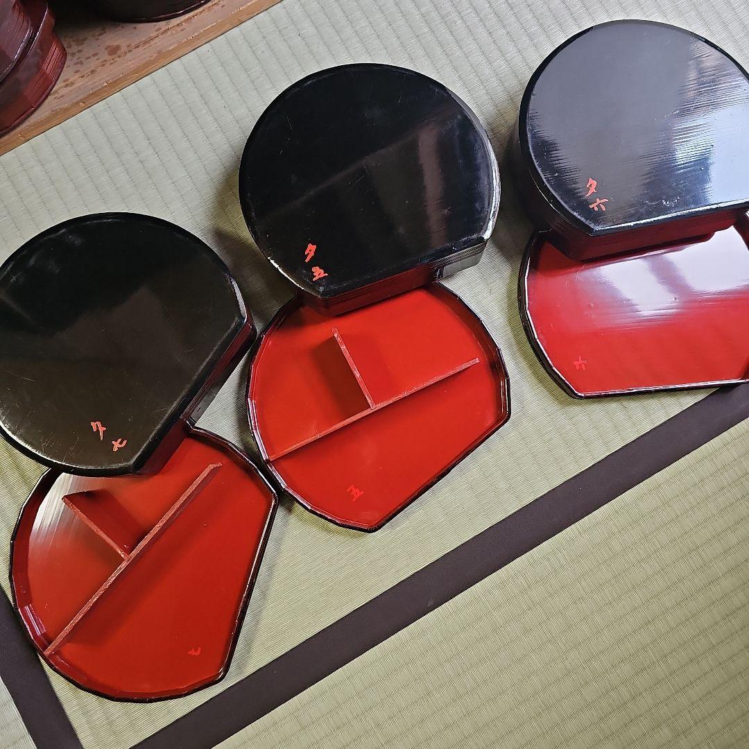 昭和レトロ/1950年代前半物】木製弁当箱 漆塗り弁当箱 仕切付き 大きめ27客