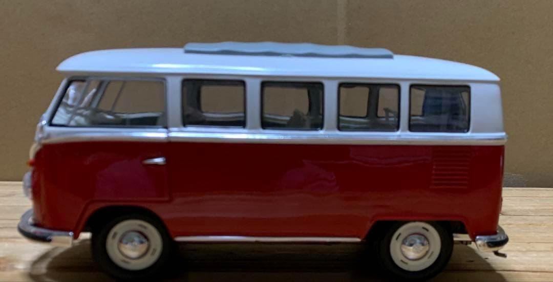 ミニカー　1/18 VW　フォルクスワーゲン　タイプⅡ　マイクロバス　1962