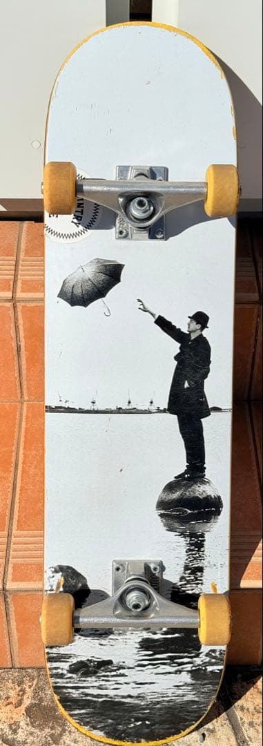 【美品】スケートボード　コンプリート　ポーラー　8インチ