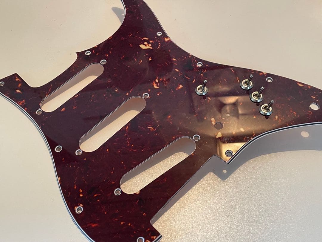 JUNO ストラトキャスター Tom Andnerson風ワイアリング