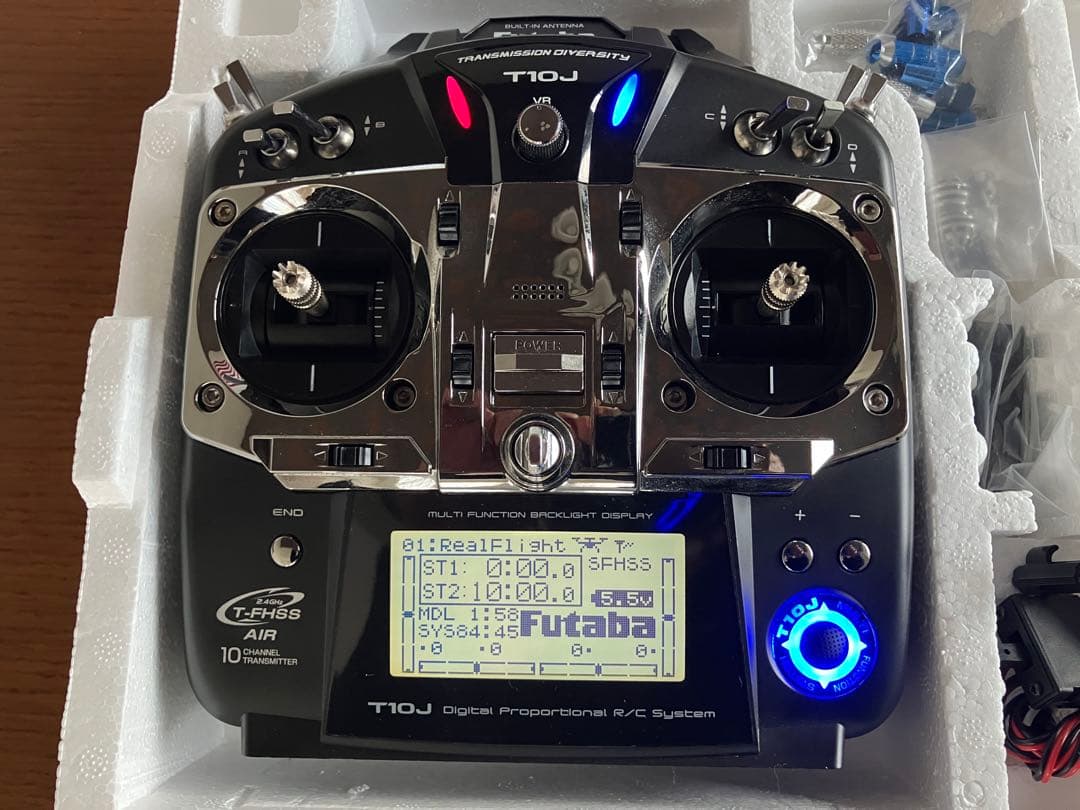 (新品同様)Futaba 10J-2.4GHz R/Cシステム　ダブルスプリング