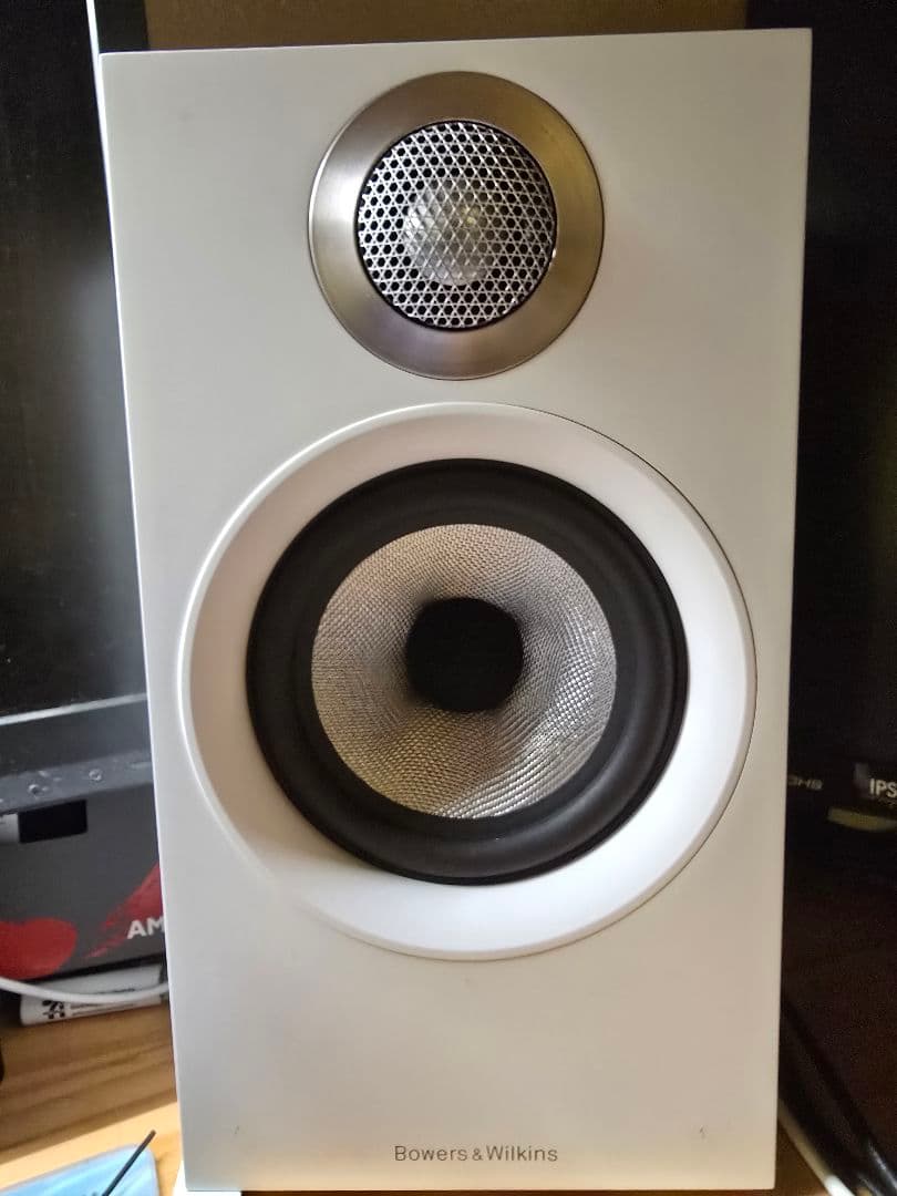 Bowers & Wilkins ホワイト スピーカー