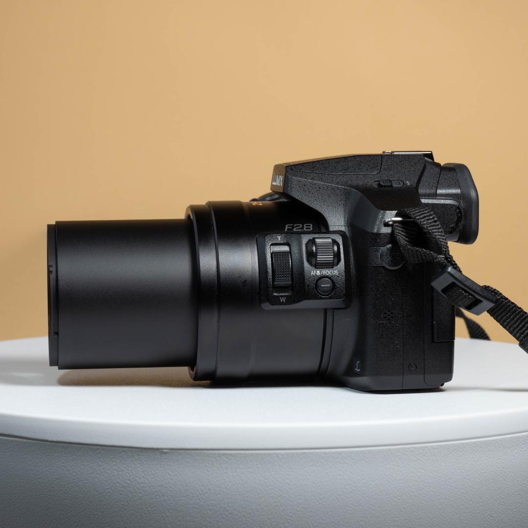 Panasonic LUMIX DMC-FZ300 LEICAレンズ搭載