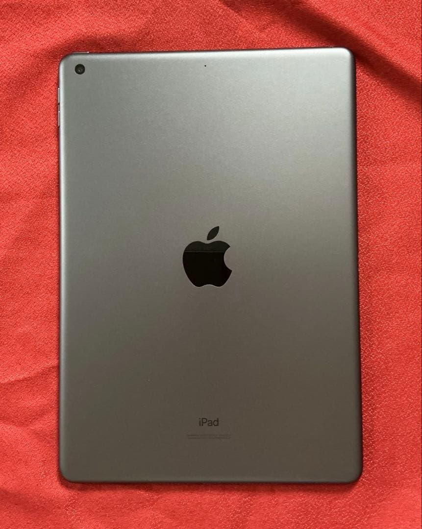 Apple iPad 本体 8世代 32GB 　(アメリカバージョン)
