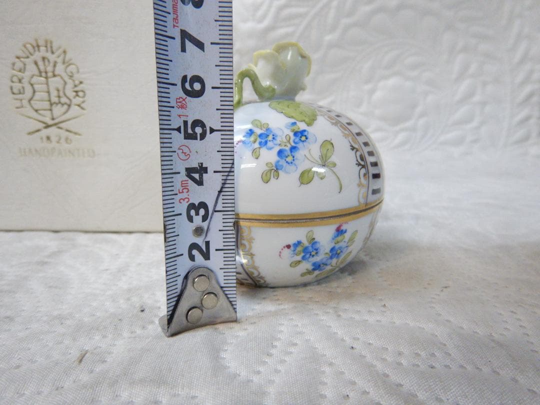 Herend ヘレンド　陶器 置物 花飾り　小物入れ