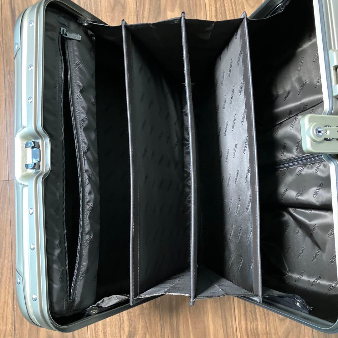 リモワ トパーズ RIMOWA TOPAS TITANIUM 新品、未使用