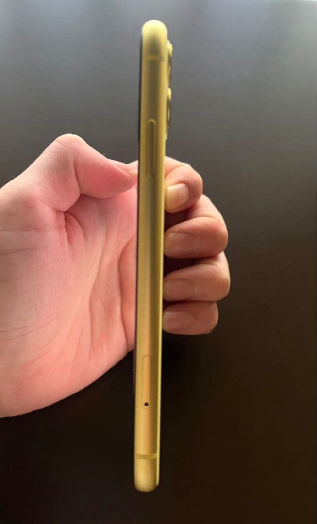 iPhone 11 128GB イエロー SIMロック解除済み バッテリー87%