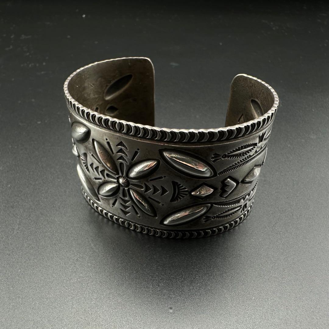 Navajo STANLEY PARKER スタンプワーク バングル