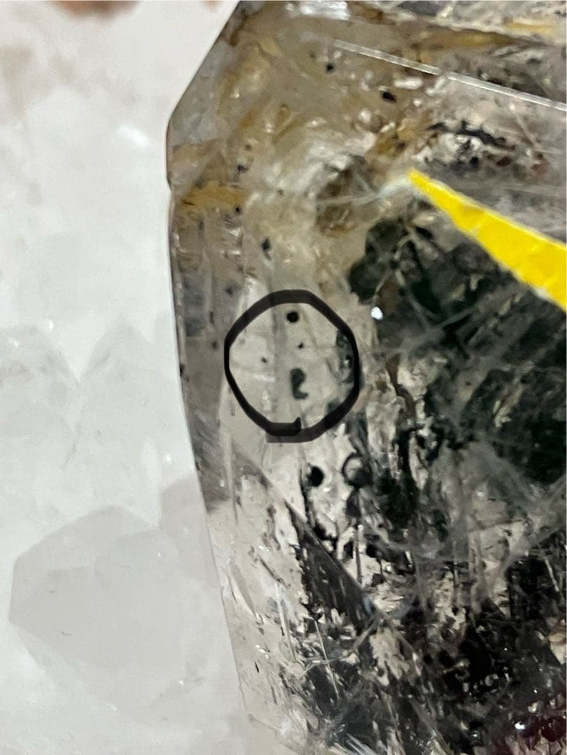 希少貴重　流砂　水入りエレスチャルクォーツオブジェ　37.8mm×22mm