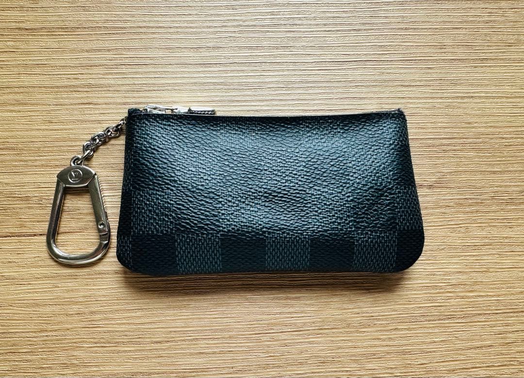 Louis Vuitton ポシェット・クレ ダミエ・グラフィット