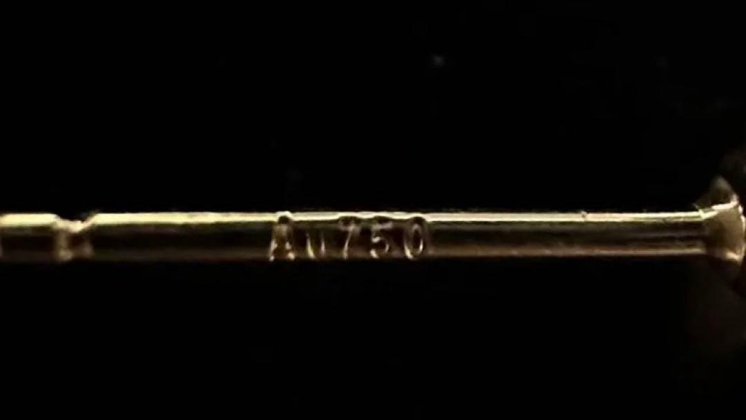 ピアス リボンピアス 18金 AU750 新品未使用