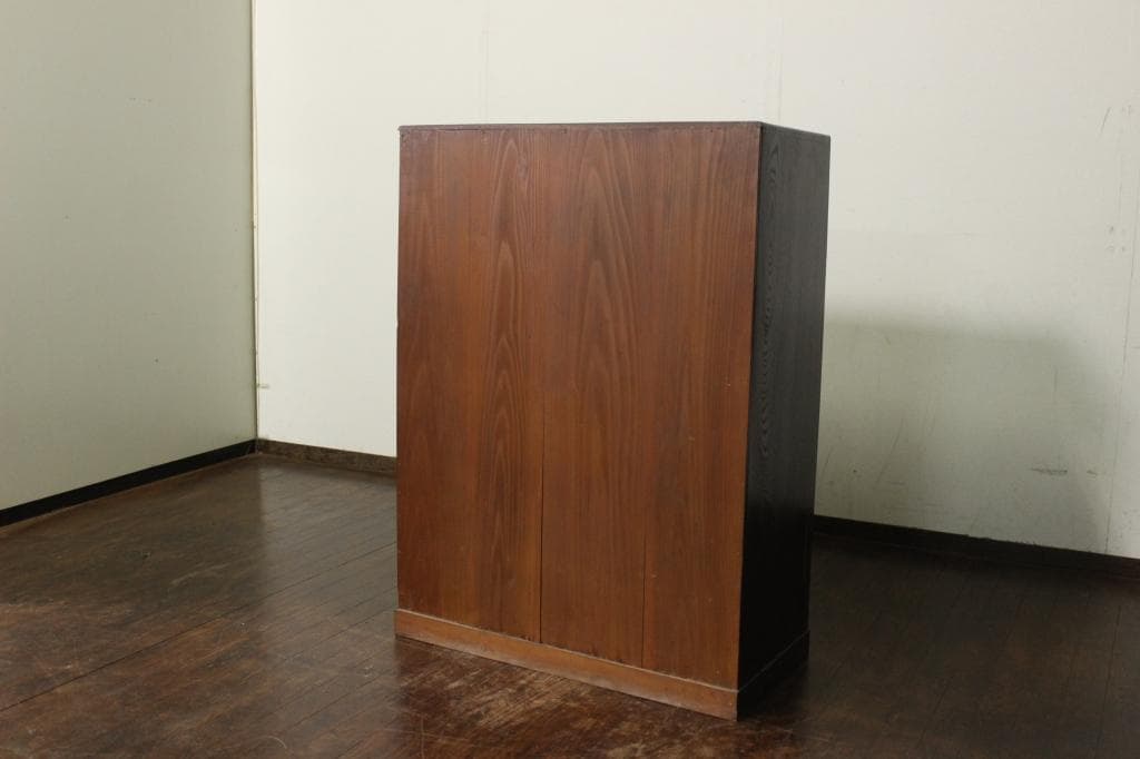 欅 使いこまれた風合いが良い茶箪笥 古家具/食器棚/チェスト/和家具/和モダン