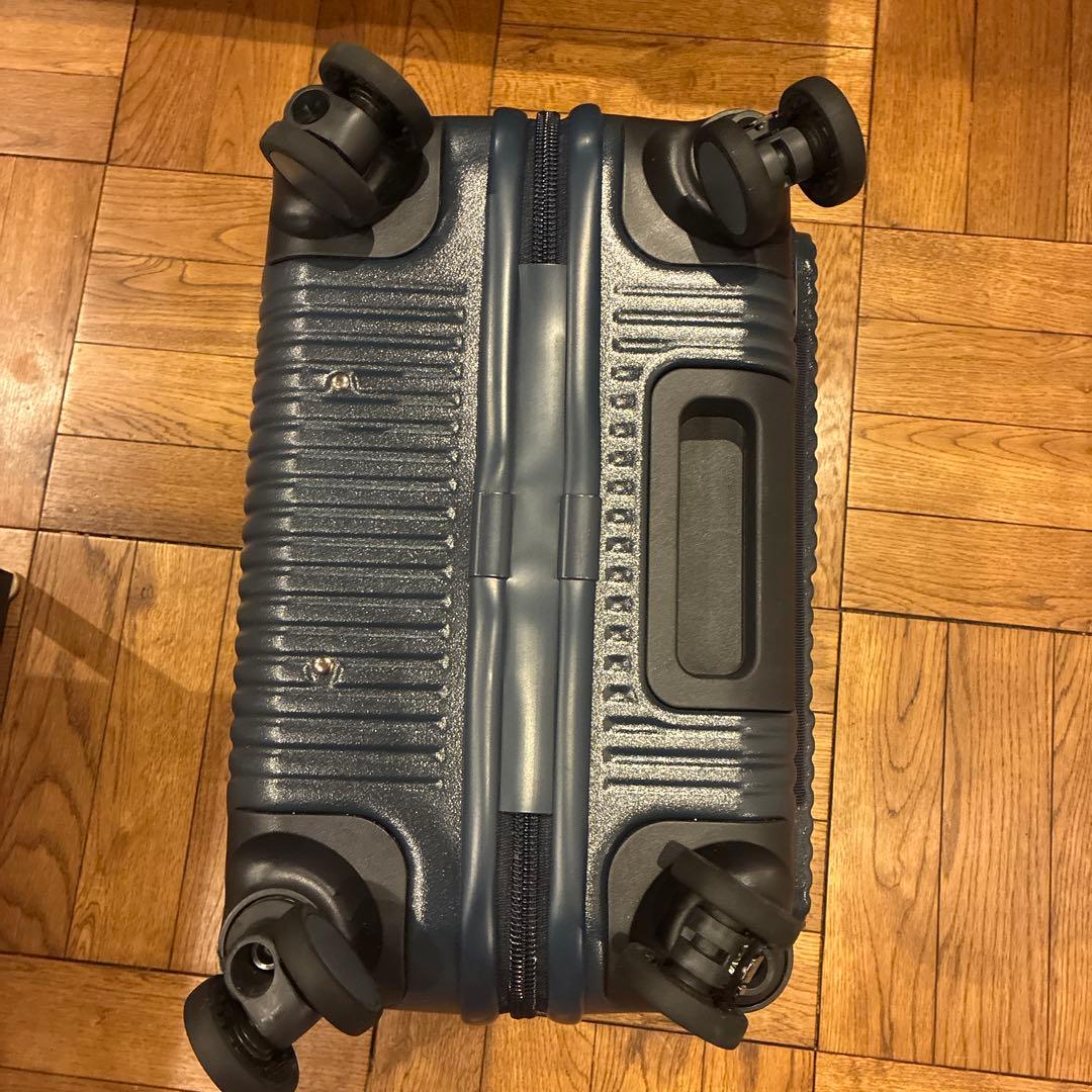 イノベーター スーツケース フロントオープン33L 色ディープシー