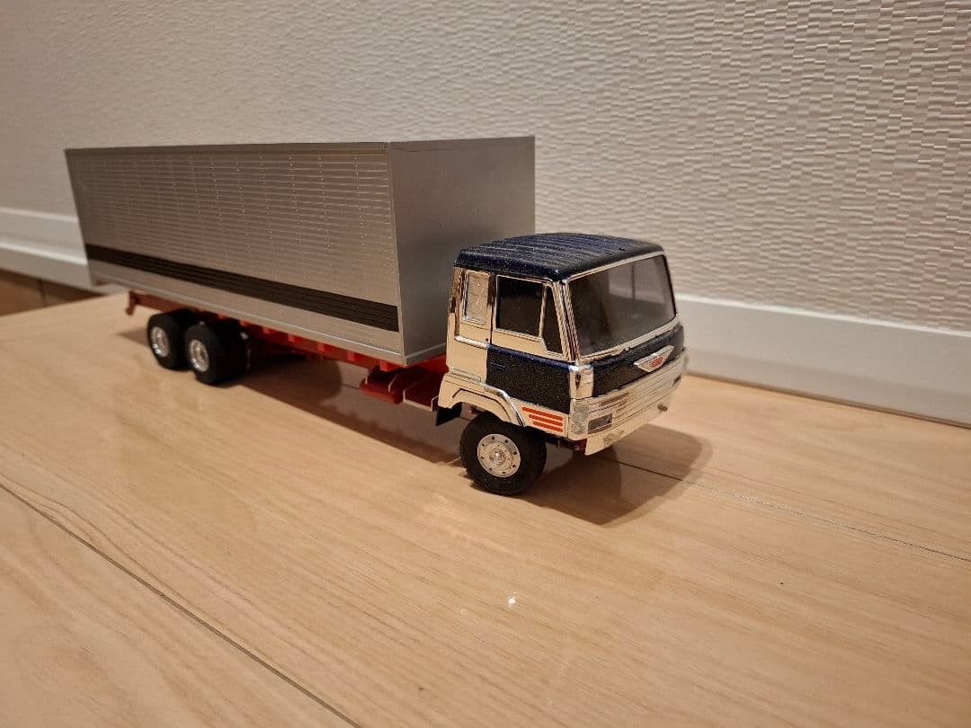 デコトラプラモデル　アオシマ　デコプラトラック完成