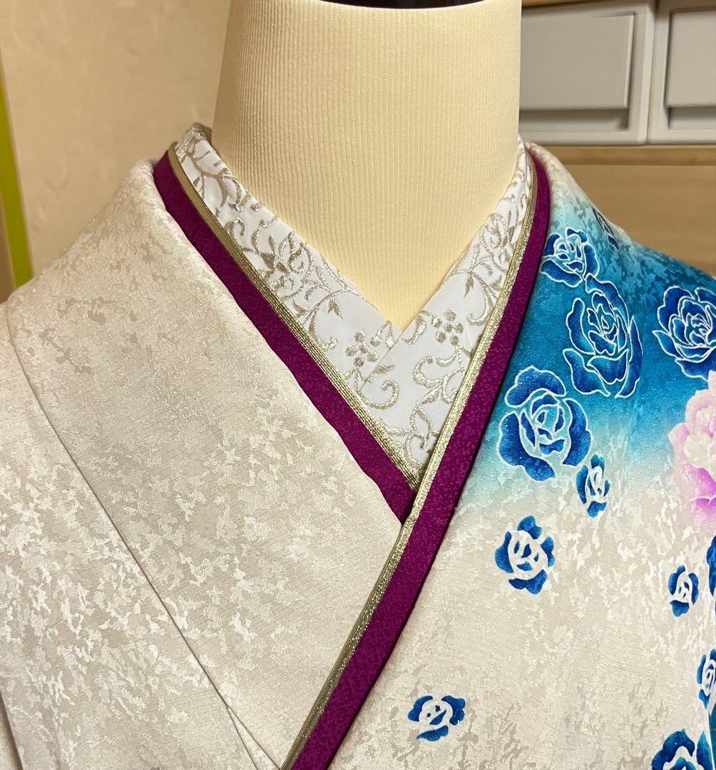 ミルクティーです　　umean成人式　　正絹振袖セット　襦袢＆刺繍襟
