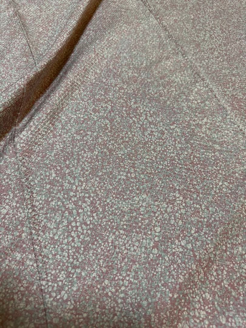 【極美品】京都老舗銘店「ゑり善」桃桜色「織疋田文様」手染めロウケツ染 小紋