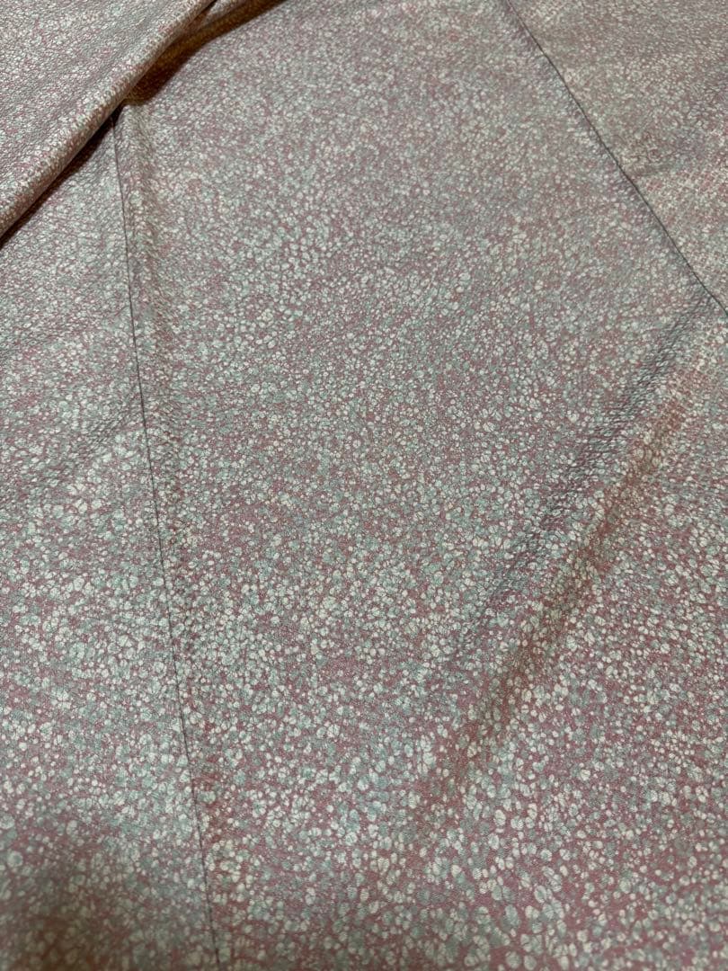 【極美品】京都老舗銘店「ゑり善」桃桜色「織疋田文様」手染めロウケツ染 小紋