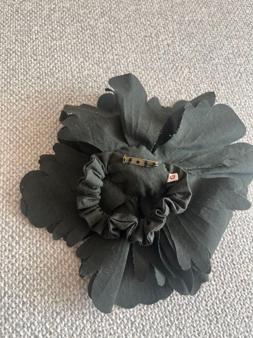 GASA コサージュ　ブローチ　ヘアアクセサリー