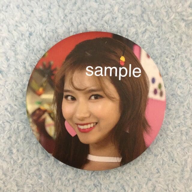 TWICEポップアップストア缶バッジ