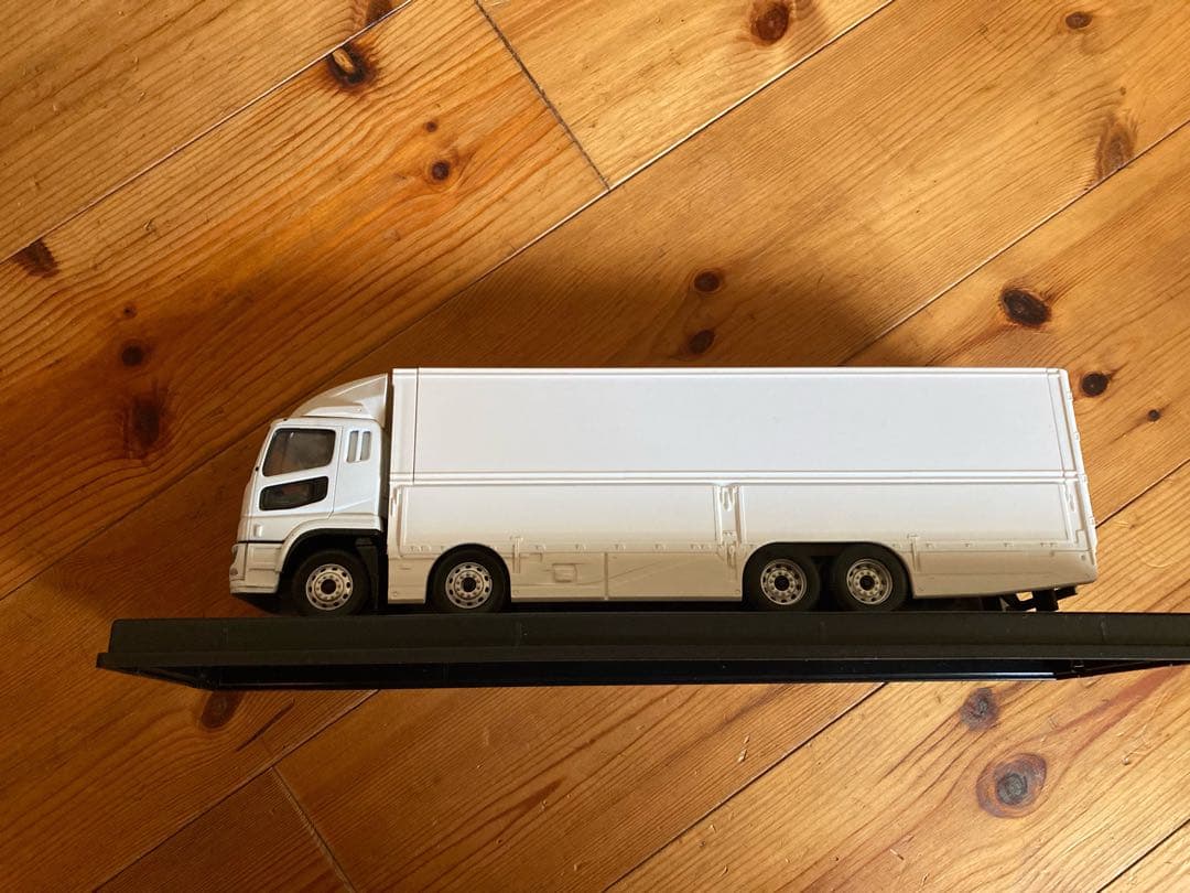 三菱スーパーグレイト1/43ミニカー