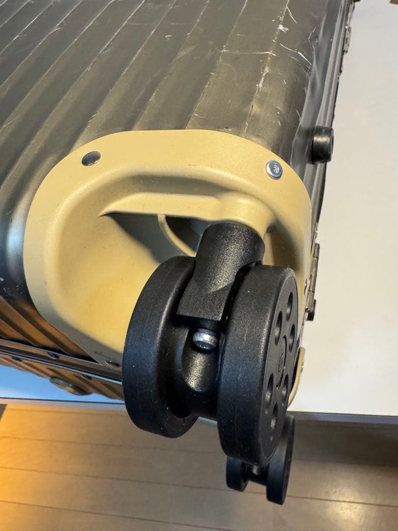 【全車輪交換済】　リモワRIMOWA TOPAS TITANIUM 98L