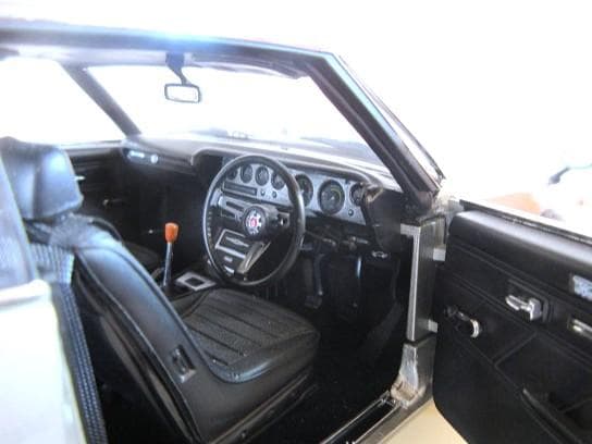 特価 京商 (1/18) 日産 スカイライン GT-R(KPGC110)