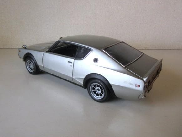 特価 京商 (1/18) 日産 スカイライン GT-R(KPGC110)