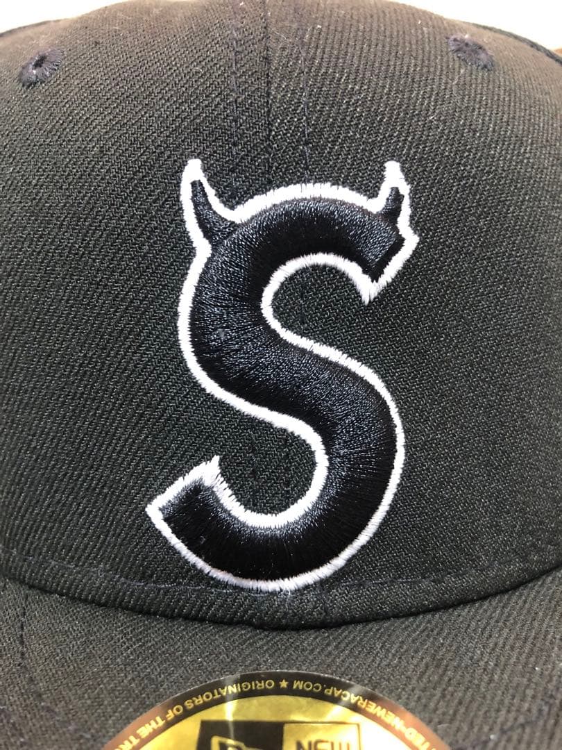 j*a様 supreme new era Sロゴツノ　キャップ