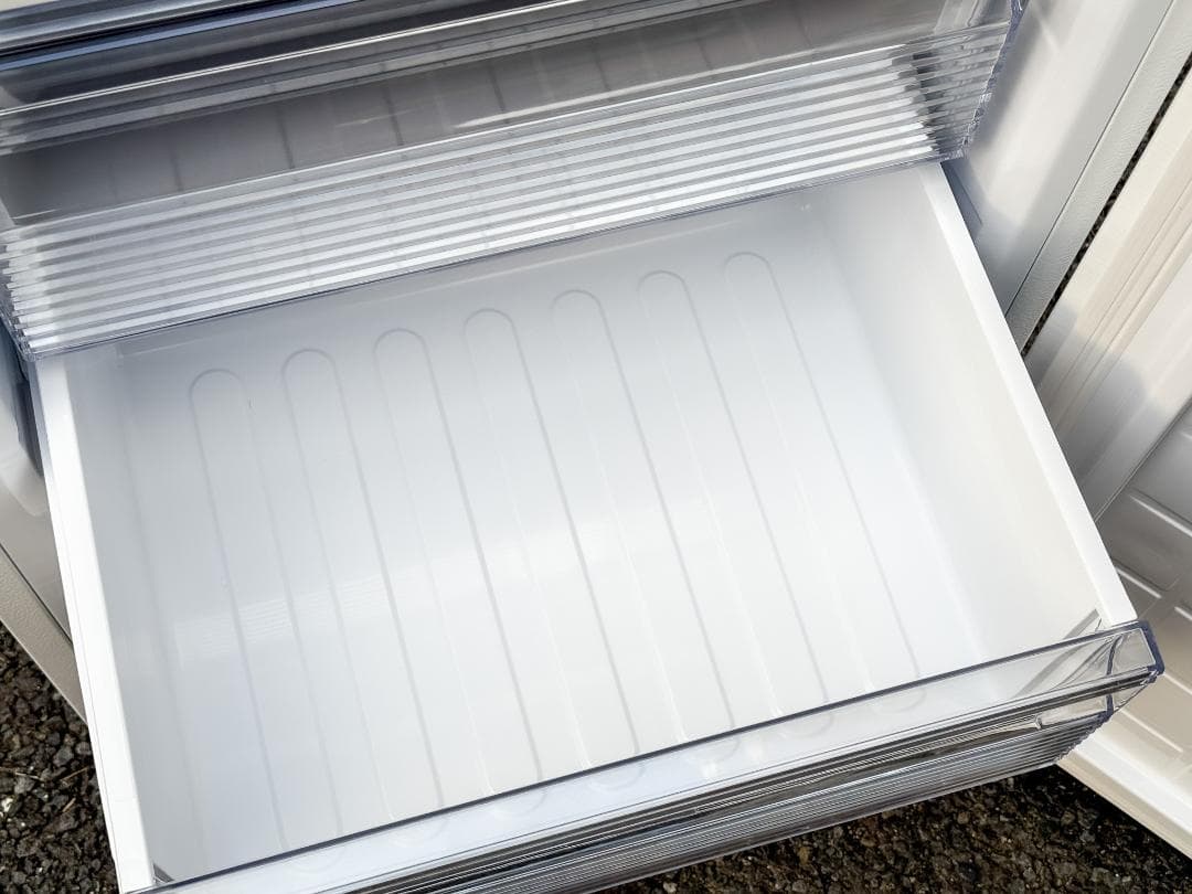 高年式　2023年製 SHARP 冷蔵庫 310L 大容量 家庭用 省エネ