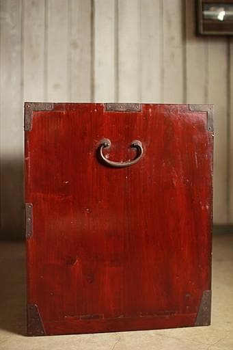 Akamaru 　綺麗な打ち出し金具庄内箪笥　2段　タンス　収納　古家具