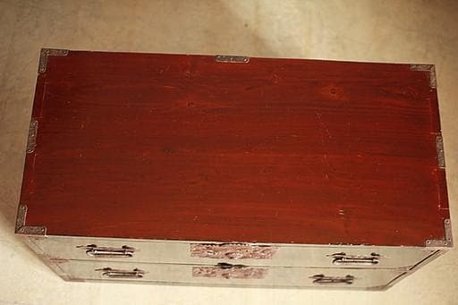 Akamaru 　綺麗な打ち出し金具庄内箪笥　2段　タンス　収納　古家具