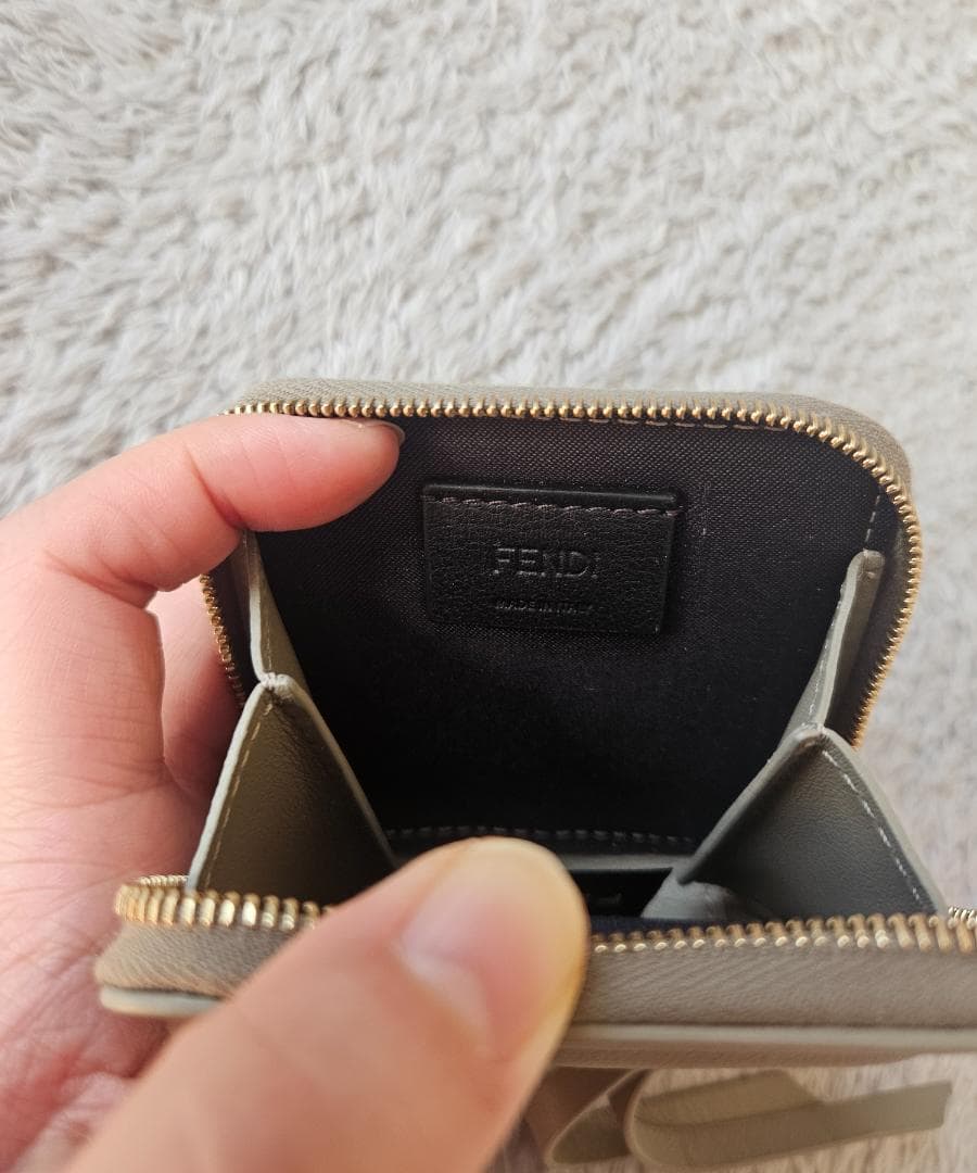 FENDI フェンディ FFキューブ ケース ストラップ付