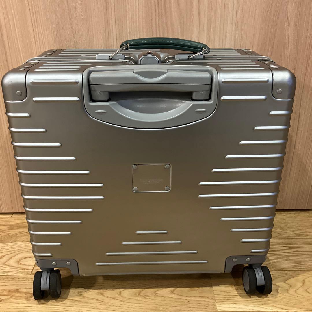 スーツケース　innovator