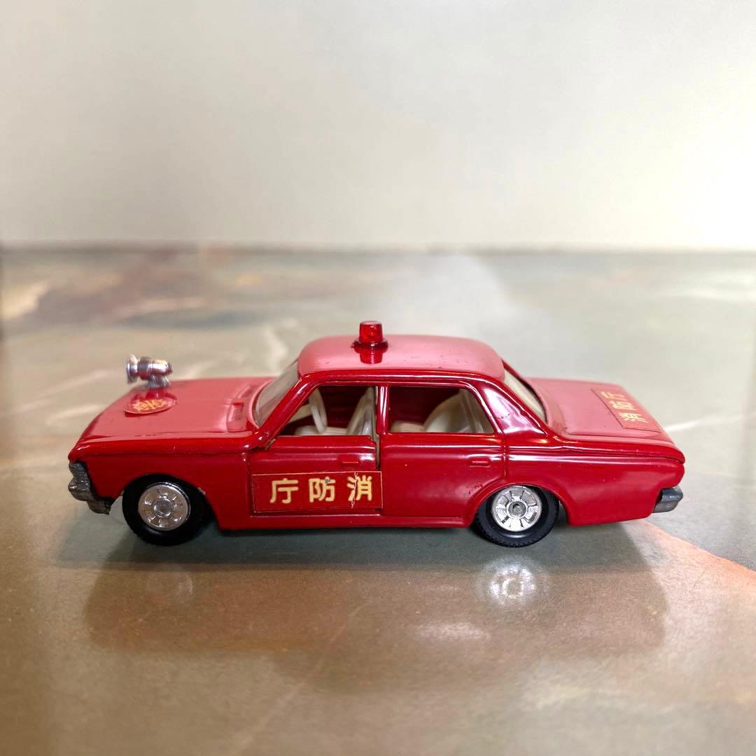 トミカNO.27 トヨタクラウンファイアチーフカー 1Dホイール銀サイレン日本製