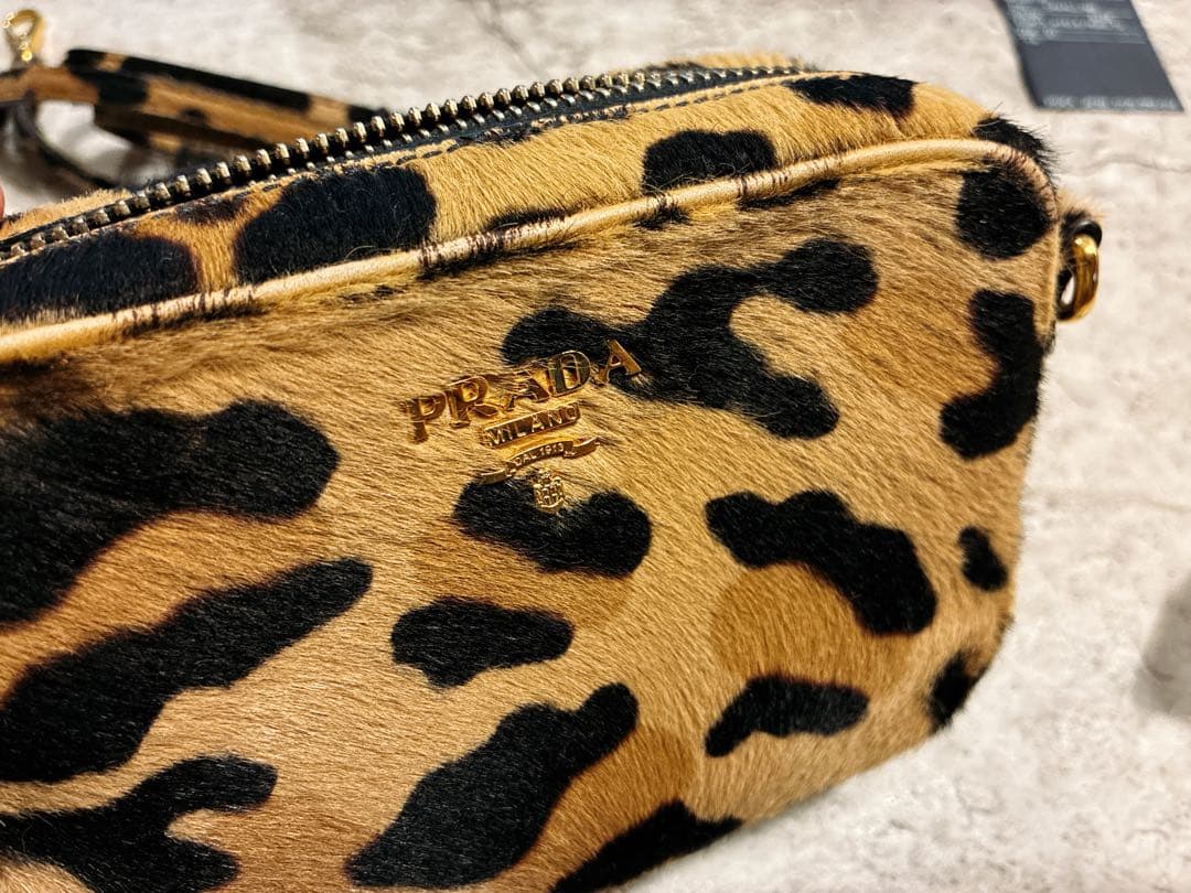 PRADA ヒョウ柄ショルダーバッグ