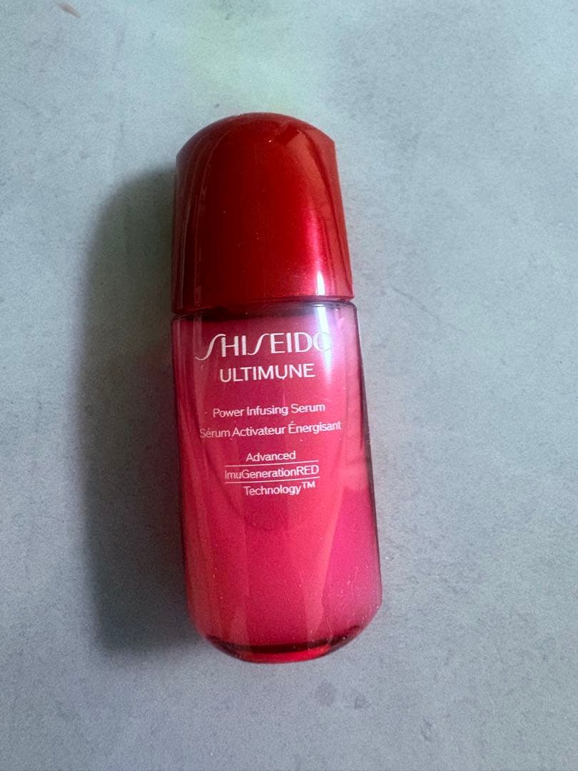 資生堂　エッセンススキングロウファンデーション220&下地&美容液