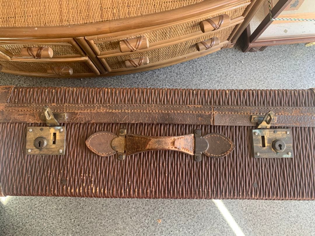 昔のトランクケース　柳行李 革　やなぎごうり 　店舗什器　アンティーク　レア