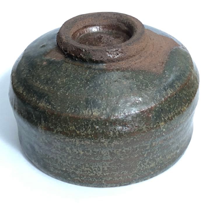 究極の古美術◼️蔵から、深みのあるかなり雰囲気の漂う抹茶茶碗が出てきました。