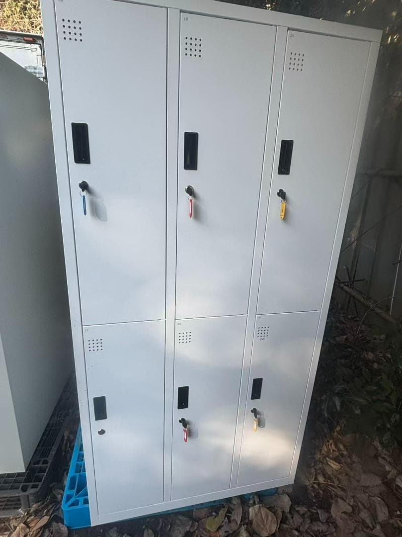 業務用ロッカー 従業員用ロッカー　ホワイト 6人用 鍵付き